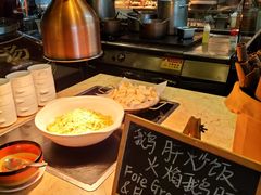 -大中华希尔顿酒店-念自助餐·嗨啤·小龙虾