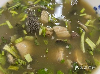 小区里的韩记小吃，全是清真的美食，早点油饼、糖油饼、