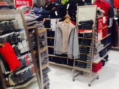 -优衣库(洛阳中州万达广场店)