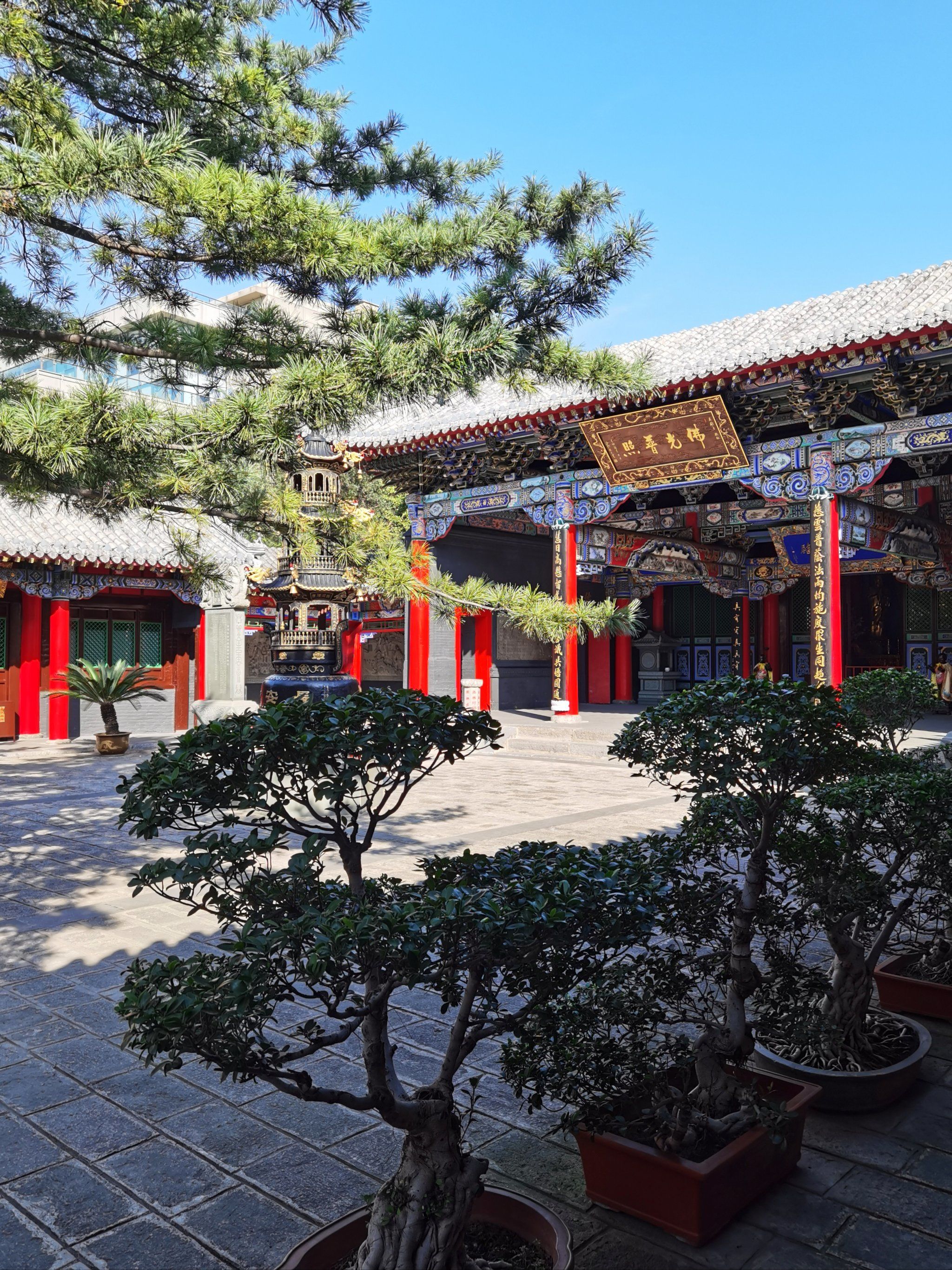 闹市中的长安寺