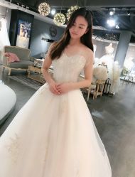 -艾米丽婚纱礼服