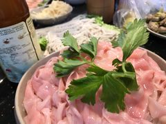 -茅草房·河畔园林火锅
