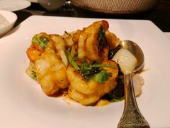 黑蒜大千爆虾球-北京四季酒店·采逸轩