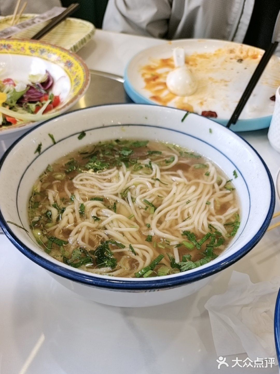 家门口的新疆餐馆，吃了好几年，味道依旧没变