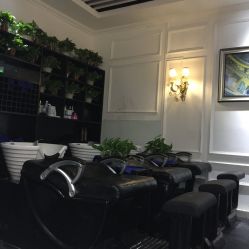 -变画·发型STUDIO