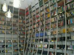 -钟书阁(松江泰晤士小镇店)