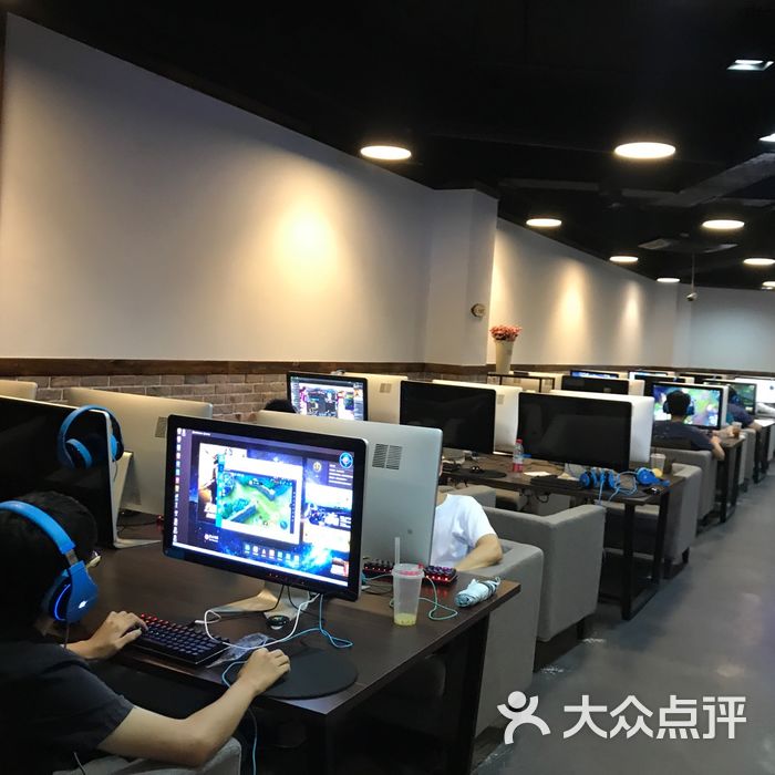 风蝶网咖深大店