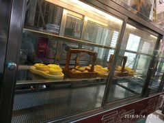 面包甜点陈列柜-欢姐伦教糕(北海大道北店)