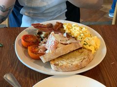 -ROAST coffee & eatery