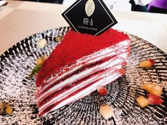 红丝绒草莓千层蛋糕-YUE·6·西式融合餐厅(外滩六号店)
