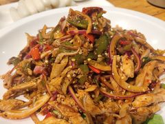 -老滇山寨•云南特色菜•地方菜•民族风情歌舞表演(金碧店)