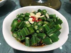 -老码头黑皮肘子锅包肉(赣水路店)