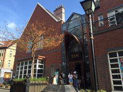 -钟书阁(松江泰晤士小镇店)