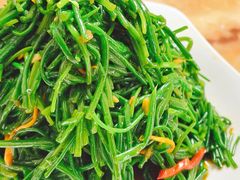 炝拌沙葱-苏莱特色牛骨滩羊手抓馆(长城东街总店)