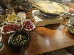 -天成·潮州牛肉脆肉鱼生蚝自助火锅