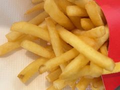 -麦当劳(广州南站B10检票口楼上)