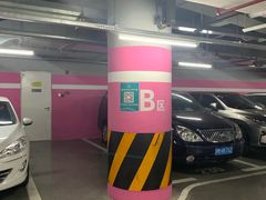 -白玉兰广场停车场