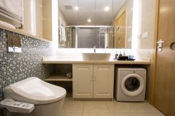 -海豚湾高端月子会所(黄浦店)