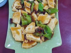 延庆特色麻辣豆腐-北京龙庆四季香农家饭庄·灶台鱼·碳烤虹鳟鱼(龙庆峡店)