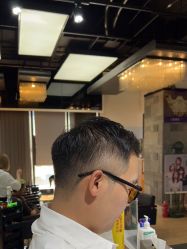 -FRIDAY星期五专业美发沙龙