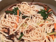 -云海肴·汽锅鸡·云南菜(天山百盛优客店)