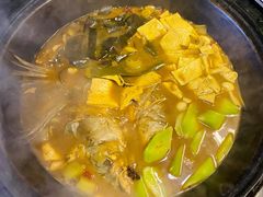 柴锅炖水库鱼-姥家大锅台水库渔家