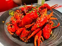 -肥肥虾庄·金牌油焖大虾(汉街SKP店)