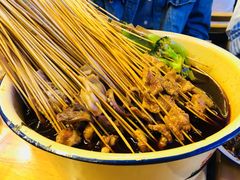 -拈签一笑黄牛肉辣卤串串