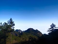 -黄山光明顶山庄