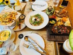 -Mark&Mars Restaurant