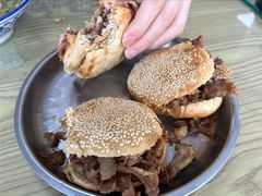 烧饼夹羊头肉-清伊斋小桥烧饼