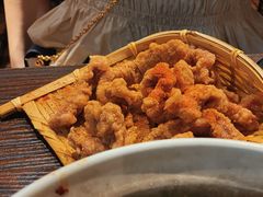 阿婆酥肉-爆炸头阿姨小四川正宗川味小吃(无任何分店)
