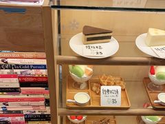 -猫的天空之城概念书店(杭州南宋御街店)