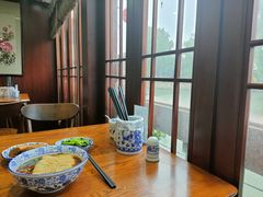 靠窗位-孙盛兴奥灶面馆·蟹黄面·三虾面(山塘街总店)