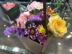 -天津波士信达奔驰4S店(卫津南路店)