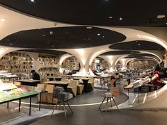 -钟书阁(珍园店)
