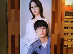 -LOOK眼镜·蔡司依视路配镜(宝山万达店)