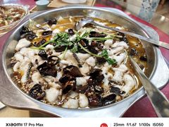 -何哥鲜鱼餐厅(龙湖花园店)