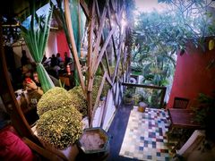 -Cuc Gach Quan Restaurant