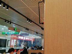 大堂-麦当劳(龙阳路店)