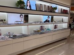 -J-Optical佳视明眼镜·蔡司视觉(青岛金茂览秀城店)