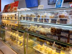 面包甜点陈列柜-白玉兰食品甜凤店(合生汇店)