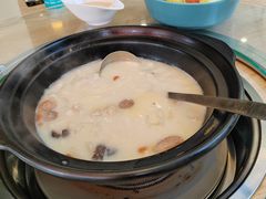 鳗鱼肚海参鸡煲-喜上喜鸡煲翅(吉大店)