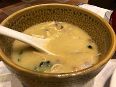 老济南甜沫-闫府私房菜·百年鲁菜(恒隆店)