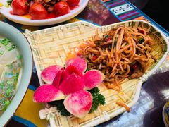 酸萝卜炒牦牛肉-吉祥圣雪藏餐