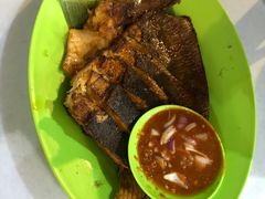 -明记烧鱼美味店