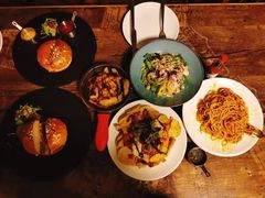 -HIGH FIVE哈福手工汉堡(桂林路店)