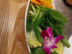 -三人行骨头王火锅(长寿店)