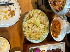 -帅巴人舅母子腊蹄民俗村