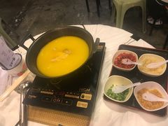 -鲜入围煮花胶鸡海鲜火锅